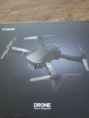 YOMI Foldable Camera Drone in Black